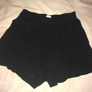 H&M black cloth shorts (size 4)